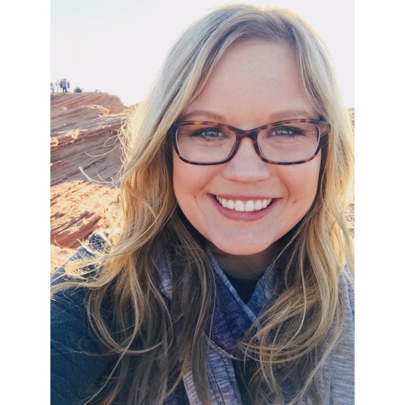 Meet your Posher, Christina - Picture 2 of 3